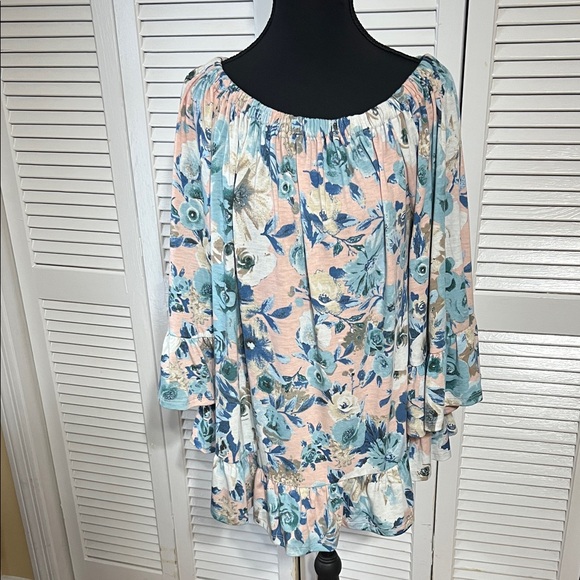 easel Tops - Easel Floral Blouse in Blue and Cream